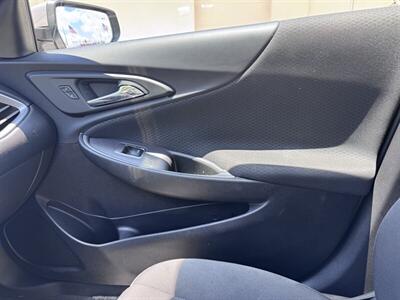 2023 Chevrolet Malibu LT   - Photo 12 - Miami, FL 33147