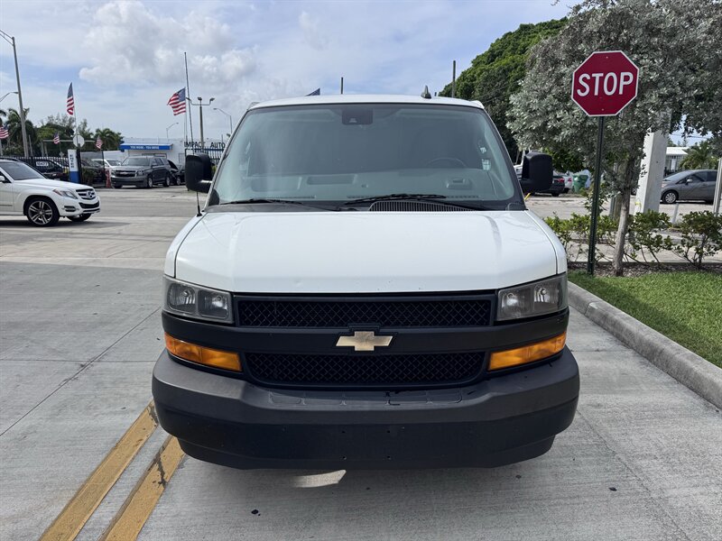 2020 Chevrolet Express 3500 - Photo 2 - Miami, FL 33147