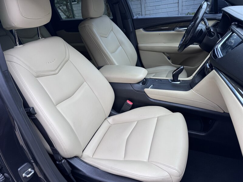 2018 Cadillac XT5 - Photo 16 - Miami, FL 33147