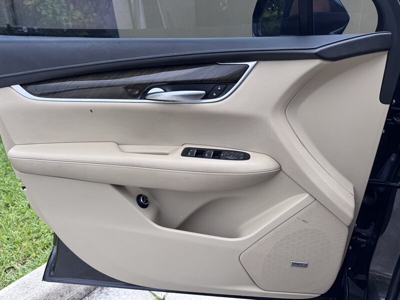 2018 Cadillac XT5 - Photo 13 - Miami, FL 33147