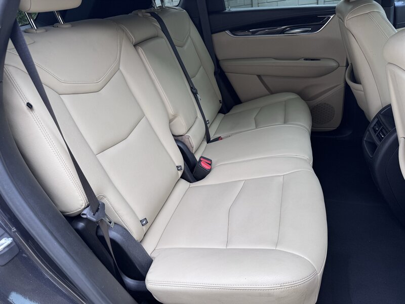 2018 Cadillac XT5 - Photo 17 - Miami, FL 33147