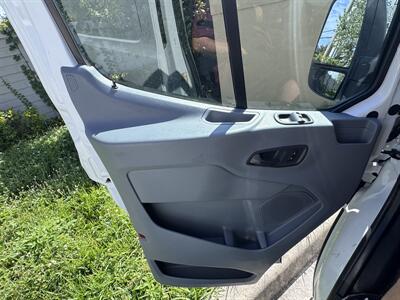 2019 Ford Transit 150 - Photo 11 - Miami, FL 33147