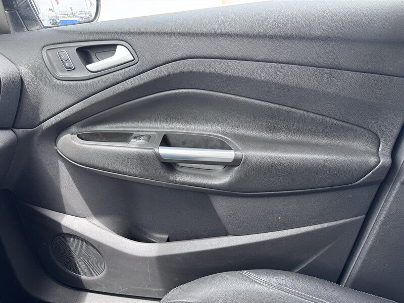 2015 Ford Escape Titanium - Photo 11 - Miami, FL 33147