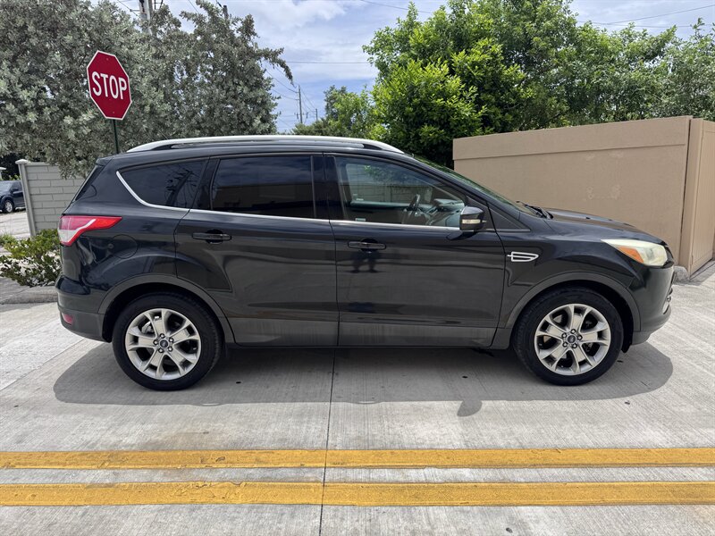 2015 Ford Escape Titanium - Photo 4 - Miami, FL 33147