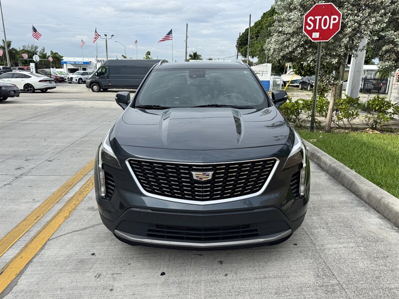 2021 Cadillac XT4 Premium Luxury - Photo 2 - Miami, FL 33147