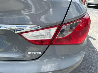 2013 Hyundai SONATA Limited   - Photo 19 - Miami, FL 33147