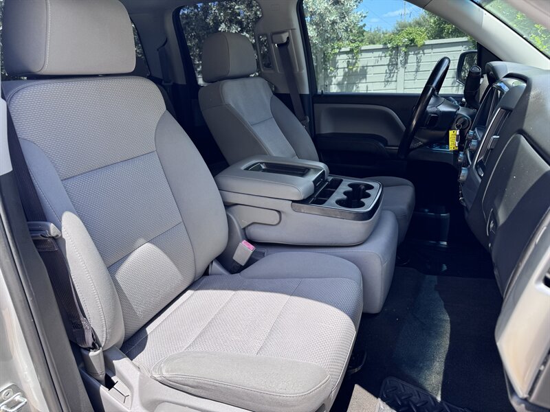 2018 Chevrolet Silverado 1500 LT - Photo 16 - Miami, FL 33147