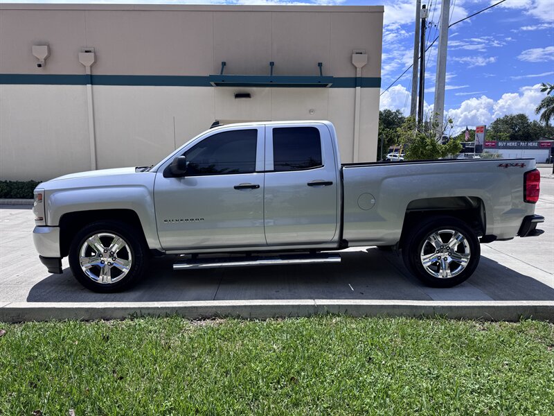 2018 Chevrolet Silverado 1500 LT - Photo 8 - Miami, FL 33147