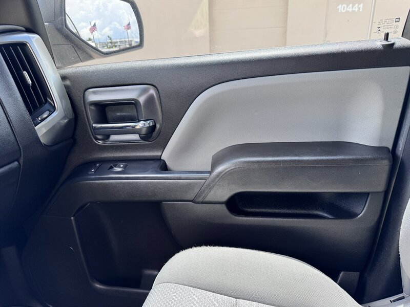 2018 Chevrolet Silverado 1500 LT - Photo 12 - Miami, FL 33147