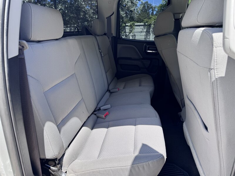 2018 Chevrolet Silverado 1500 LT - Photo 17 - Miami, FL 33147