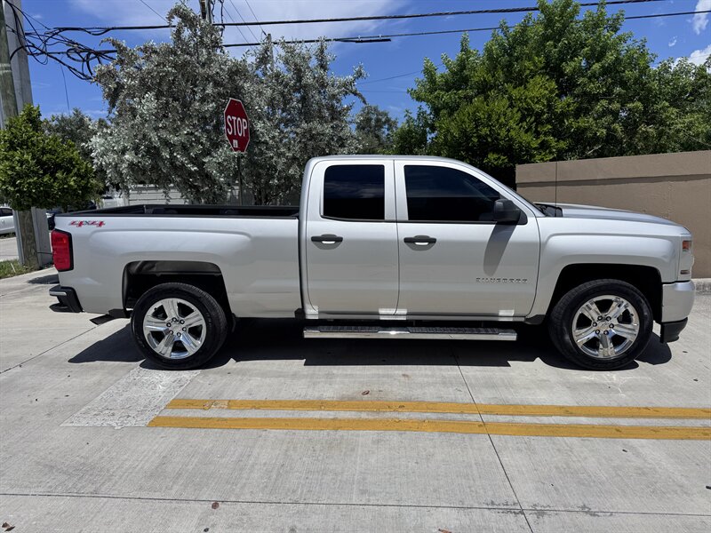 2018 Chevrolet Silverado 1500 LT - Photo 4 - Miami, FL 33147