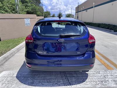 2017 Ford Focus SEL   - Photo 6 - Miami, FL 33147