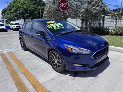 2017 Ford Focus SEL   - Photo 4 - Miami, FL 33147