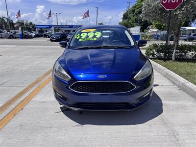2017 Ford Focus SEL   - Photo 2 - Miami, FL 33147