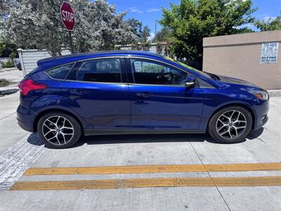 2017 Ford Focus SEL   - Photo 8 - Miami, FL 33147