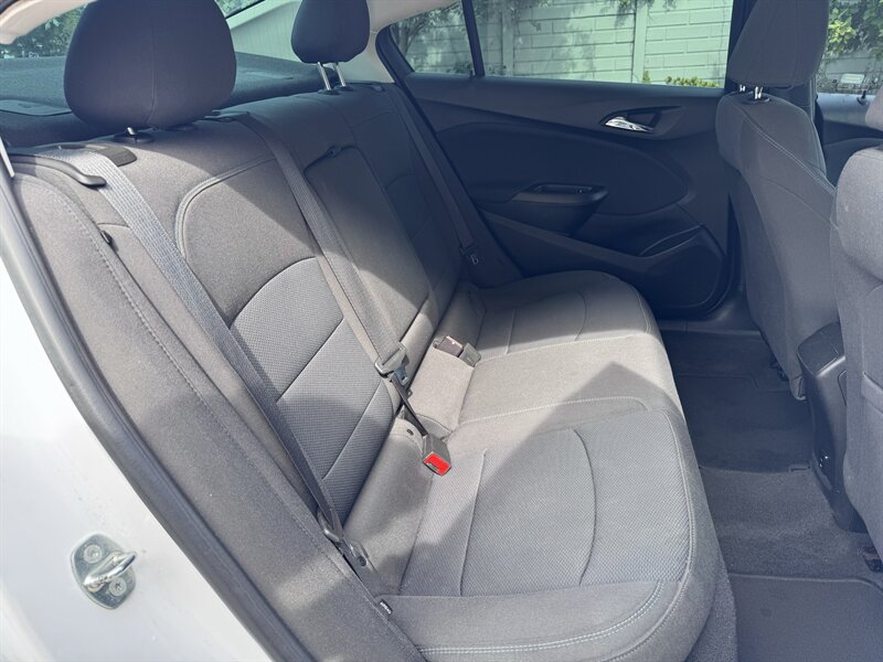 2018 Chevrolet Cruze LT Auto - Photo 16 - Miami, FL 33147