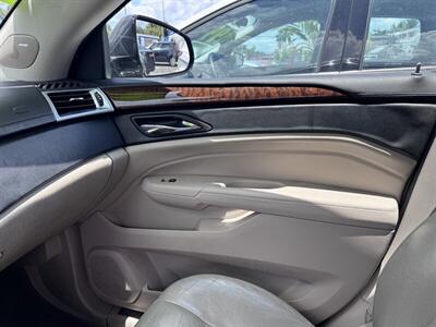 2010 Cadillac SRX Premium Collection   - Photo 14 - Miami, FL 33147