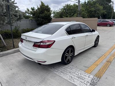 2016 Honda Accord Sport   - Photo 5 - Miami, FL 33147