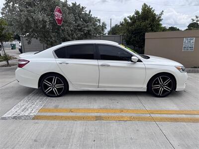 2016 Honda Accord Sport   - Photo 4 - Miami, FL 33147