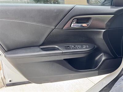 2016 Honda Accord Sport   - Photo 12 - Miami, FL 33147