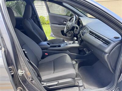 2021 Honda HR-V Sport   - Photo 14 - Miami, FL 33147