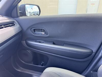 2021 Honda HR-V Sport   - Photo 17 - Miami, FL 33147