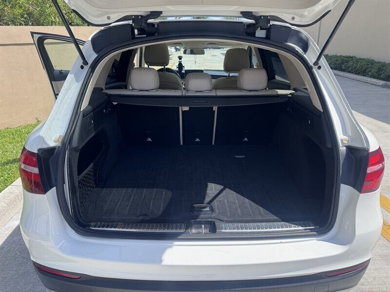 2019 Mercedes-Benz GLC GLC 300 4MATIC - Photo 17 - Miami, FL 33147