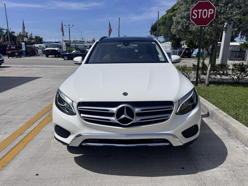 2019 Mercedes-Benz GLC GLC 300 4MATIC - Photo 2 - Miami, FL 33147