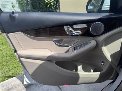 2019 Mercedes-Benz GLC GLC 300 4MATIC - Photo 12 - Miami, FL 33147
