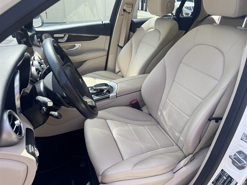 2019 Mercedes-Benz GLC GLC 300 4MATIC - Photo 13 - Miami, FL 33147