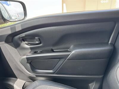 2017 Nissan Titan S   - Photo 10 - Miami, FL 33147