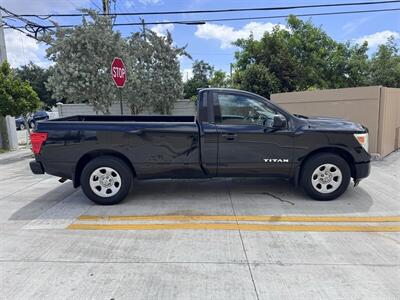 2017 Nissan Titan S   - Photo 4 - Miami, FL 33147