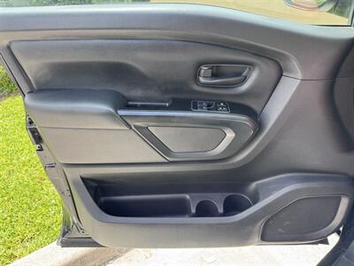2017 Nissan Titan S   - Photo 11 - Miami, FL 33147