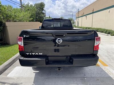 2017 Nissan Titan S   - Photo 6 - Miami, FL 33147
