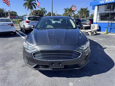 2019 Ford Fusion SE - Photo 2 - Miami, FL 33147