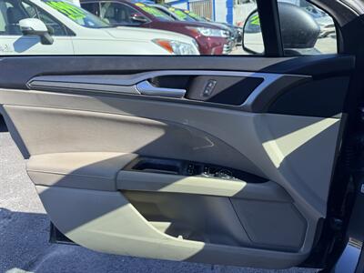 2019 Ford Fusion SE - Photo 11 - Miami, FL 33147