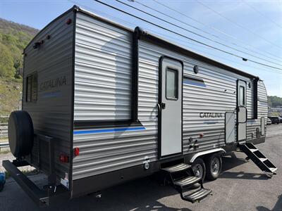2023 Coachmen Catalina Legacy Edition 263FKDS   - Photo 3 - Bluefield, WV 24701