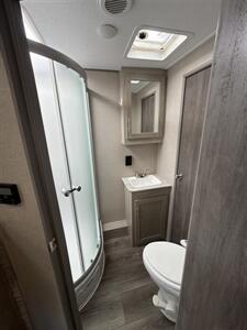 2023 Coachmen Catalina Legacy Edition 263FKDS   - Photo 13 - Bluefield, WV 24701