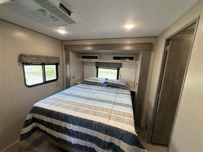 2023 Coachmen Catalina Legacy Edition 263FKDS   - Photo 17 - Bluefield, WV 24701
