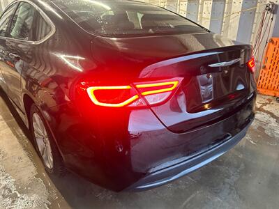 2017 Chrysler 200 LX   - Photo 7 - Madisonville, KY 42431