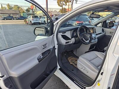 2015 Toyota Sienna XLE 8-Passenger   - Photo 8 - El Monte, CA 91733