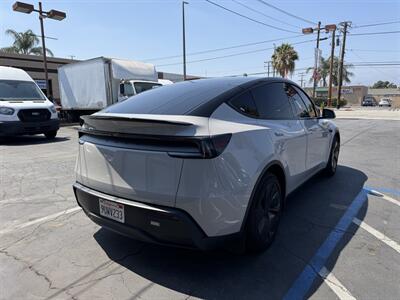 2026 Tesla Model Y Premium - Photo 5 - El Monte, CA 91733