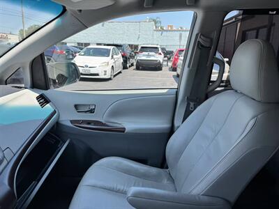 2011 Toyota Sienna XLE 8-Passenger   - Photo 18 - El Monte, CA 91733