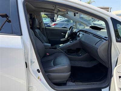 2010 Toyota Prius III   - Photo 7 - El Monte, CA 91733