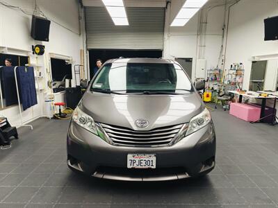 2015 Toyota Sienna LE 8-Passenger   - Photo 2 - El Monte, CA 91733