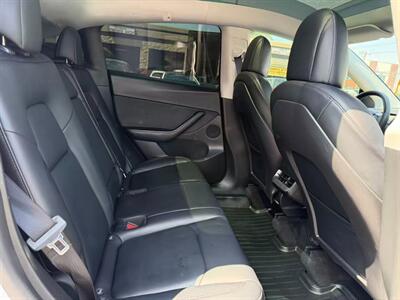 2022 Tesla Model Y Long Range - Photo 12 - El Monte, CA 91733