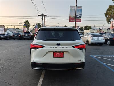 2021 Toyota Sienna Limited 7-Passenger   - Photo 4 - El Monte, CA 91733