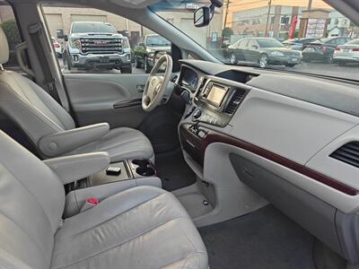 2013 Toyota Sienna XLE 8-Passenger   - Photo 14 - El Monte, CA 91733