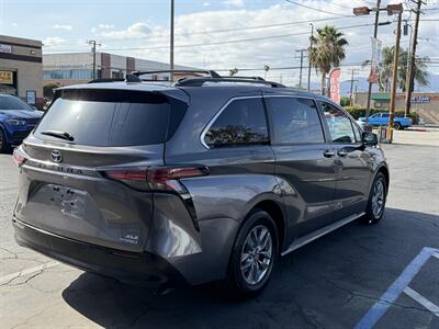 2022 Toyota Sienna XLE 7-Passenger - Photo 5 - El Monte, CA 91733