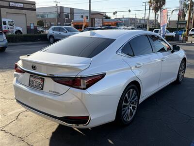 2021 Lexus ES 300h - Photo 7 - El Monte, CA 91733